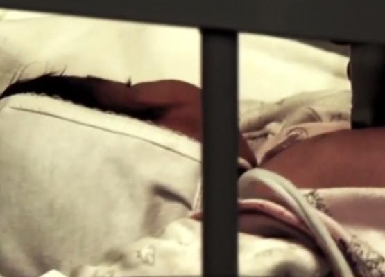 ŞOC la spital, unde o fetiţă de doar un an şi nouă luni a ajuns în stare gravă. Mama ei a fost reţinută de poliţişti