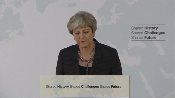 Veşti bune pentru românii din Marea Britanie: Premierul May anunţă că garantează drepturile europenilor şi după Brexit