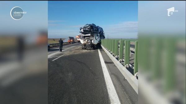 Traficul pe Autostrada Soarelui a fost reluat, după 12 ore de la accidentul cu două TIR-uri