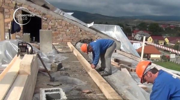 Sute de mii de lei pentru repararea unui spital avariat de furtună, în Maramureş