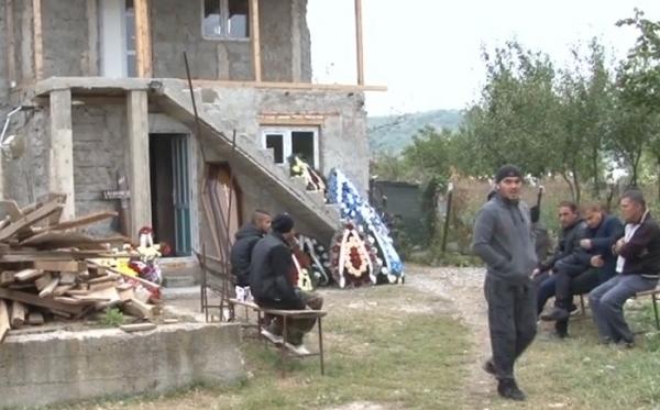 SINUCIDERE misterioasă în Dâmboviţa. Un tânăr s-a spânzurat după petrecerea de ziua lui