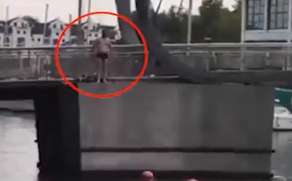 Un român a vrut să se sinucidă, în Marea Britanie, dar s-a răzgândit cînd a văzut că trecătorii îl încurajează să facă asta