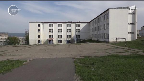 Nici bine n-a începul anul şcolar că apar problemele! O profesoară a fost la un pas de tragedie, într-o școală din Deva