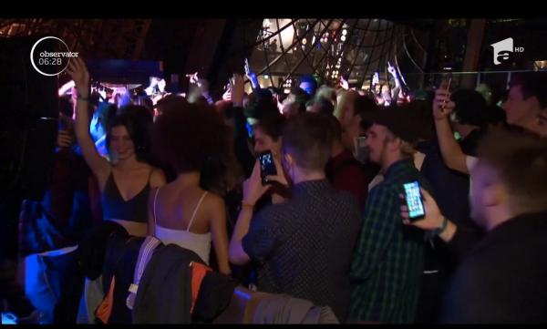 Petrecere de POMINĂ la Turnul Eiffel! Simbolul din Paris a doborât un nou RECORD de vizitatori