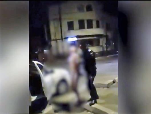 Intervenţie neobişnuită la Piteşti, unde poliţiştii şi jandarmii au avut de rezolvat un caz de... nuditate absolută!