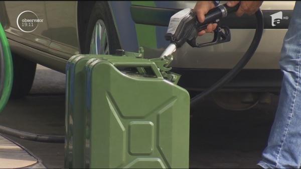 Cresc preţurile, iar aleşii vin cu explicații-surpriză. Urganele din Atlantic au răvăşit preţurile de la pompele noastre, iar BNR n-a avut grijă de rate