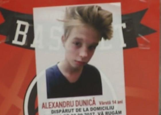 O mamă nu mai ştie nimic de băiatul ei de 13 zile. Alex are 14 ani şi nu s-a mai întors acasă de la şcoală