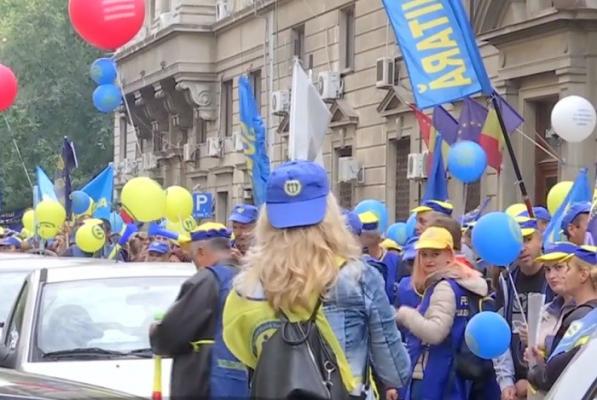 Peste un milion de bugetari aşteaptă soluţia promisă de Guvern, pentru creşterea salariilor. A treia rundă de negocieri a eşuat