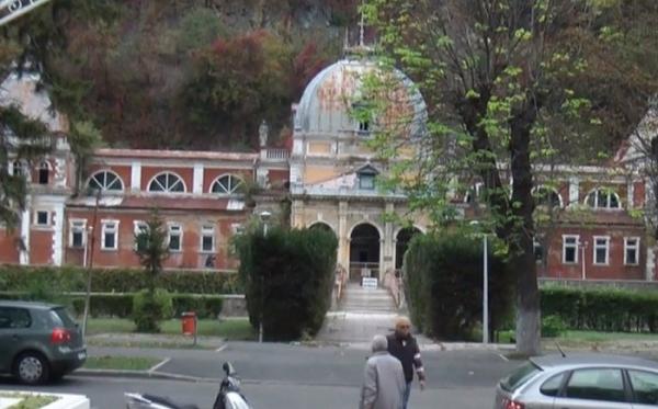 Băile Neptun ar putea redeveni o atracţie pentru turiştii care merg la Herculane