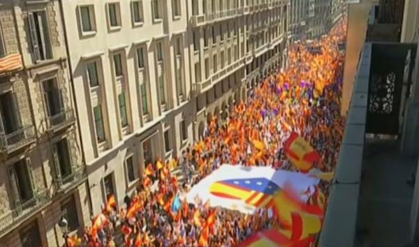 Imagini fascinante în Barcelona: un milion de oameni au demonstrat pentru unitatea Spaniei