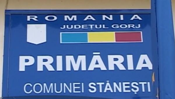 Primării în prag de faliment. Angajaţii unei administraţii locale din Gorj fac voluntariat de 3 luni, chiar dacă au lefuri mărite