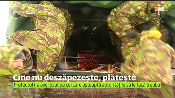 Premierul Tudose dă avertismente dure: "În primele 12 ore de la căderea ultimului fulg de zăpadă după viscol, dacă nu se circulă la negru, plecaţi acasă toţi"