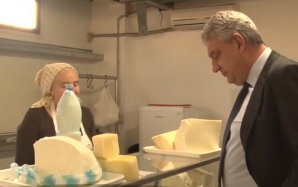 Premierul Mihai Tudose a făcut piaţa la Deva