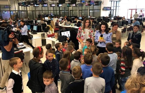 Greu în România. Lecție de nutriție pentru cei mici în redacția Observator