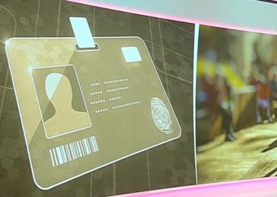 Cine îşi schimbă anul viitor cartea de identitate, va putea opta pentru varianta electronică, cu cip şi amprentă