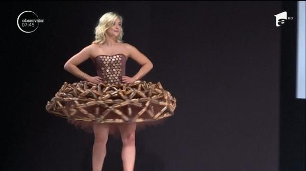 Prezentare de modă savuroasă la Paris, cu rochii de ciocolată