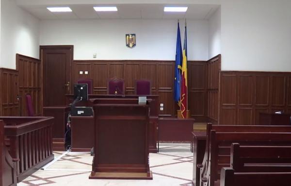 Concubinii au aceleaşi drepturi ca şi soţii, cel puţin în materie penală. Decizia luată de Curtea Constituţională (VIDEO)