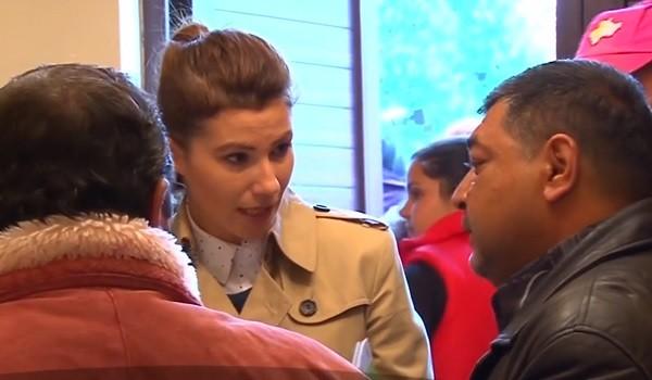 Aglomeraţie mare la târgul de joburi pentru rromi de la Ştefăneşti.  Zece angajatori le-au oferit de muncă