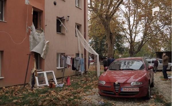 Bărbat în stare gravă, după explozia la blocul de nefamilişti din Lugoj. Un întreg etaj a fost spulberat!