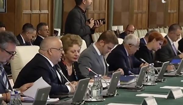 Zile decisive la Guvern. Analiştii avertizează că salariile românilor s-ar putea micşora (VIDEO)