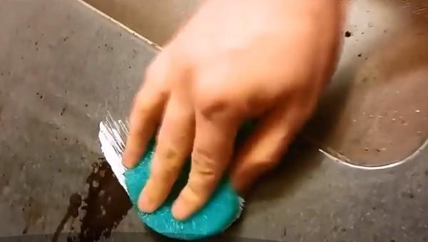 Produsele de curăţenie, adevărate bombe chimice! Detergenţii ne pot expune la boli grave