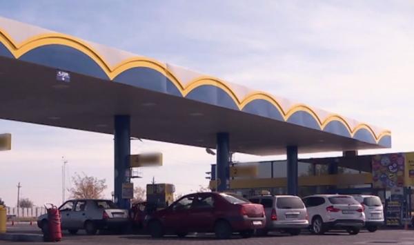 Benzina şi motorina se apropie de pragul de 6 lei litrul, după ce acciza de 32 de bani a fost reintrodusă de Guvern
