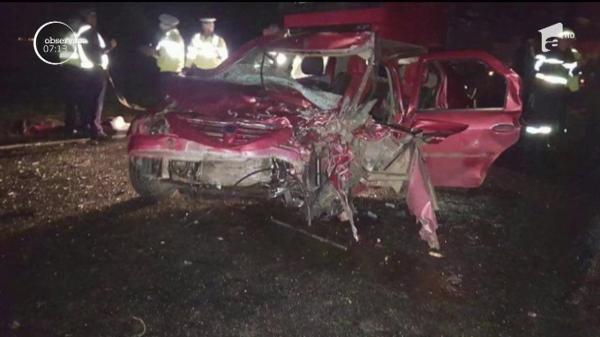 Accident teribil în judeţul Călăraşi! Doi oameni au murit, iar alţi cinci au fost răniţi