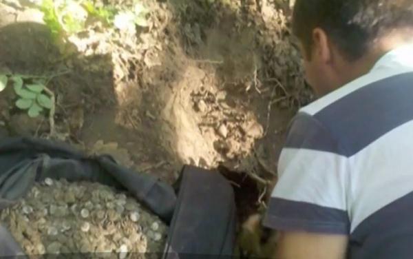Un tânăr din Vâlcea a găsit o comoară otomană, a predat-o autorităţilor, care au uitat să îl recompenseze. Aşa că a mers la tribunal şi a câştigat peste 30.000 de euro