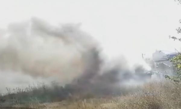 Incendiu VIOLENT la hala unui abator din Tulcea! Flăcările s-au întins pe aproape o mie de metri pătraţi!