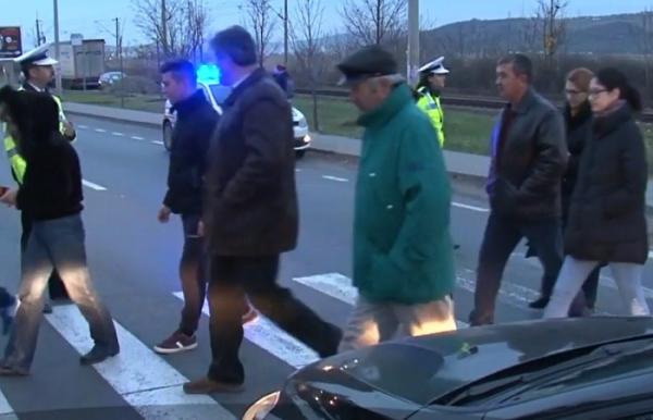 Noi proteste pe drumul european 85, la Iaşi, unde circulaţia a fost blocată zeci de minute