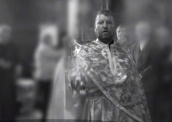 Un preot aproape în comă alcoolică a UCIS un om şi l-a lăsat să zacă în şanţ, fugind de la locul accidentului