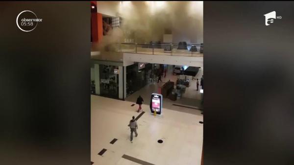 Panică la mall-ul din centrul Constanţei. Peste 200 de oameni vizionau un film de groază când s-a dat alarma