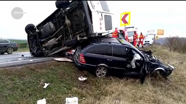 Accident rutier cumplit în Olt! Un şofer de 38 de ani a murit pe loc, în urma coliziunii extrem de violente cu un autoturism