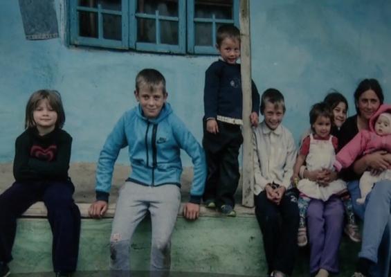 Copiii românilor sunt cei mai predispuşi la sărăcie din întreaga Uniune Europeană