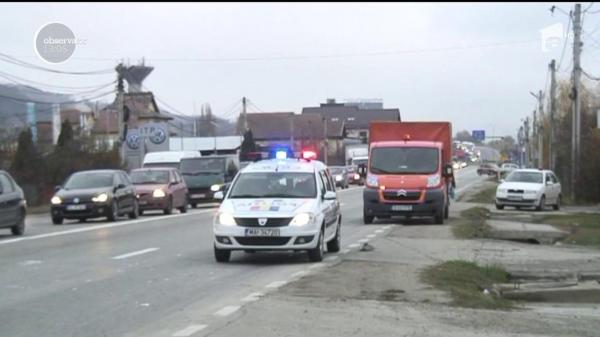 Circulaţie blocată între Râmnicu Vâlcea şi Slatina, în urma unui carambol! Cozile de maşini s-au întins pe aproape 2 kilometri!