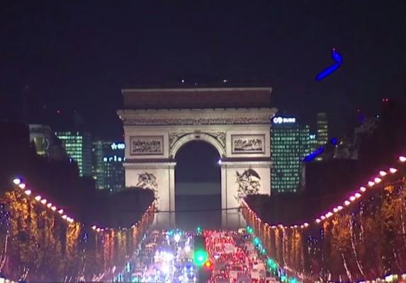 La Paris s-a dat, oficial, startul sezonului de Crăciun!