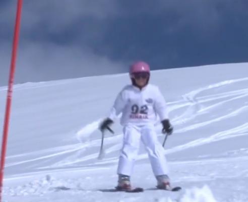 La munte, se strigă deja pârtie! Cei mai nerăbdători sportivi au dat startul sezonului de schi