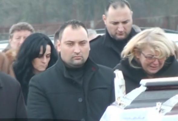 Principalul suspect al triplei crime din Satu Mare, în arest. Răzvan Rentea e acuzat de asasinarea părinţilor şi a bunicii