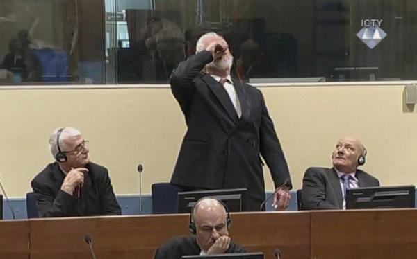 Scenă şocantă la Haga. Un suspect de crime de război a înghiţit otravă a auzul sentinţei primite şi a murit