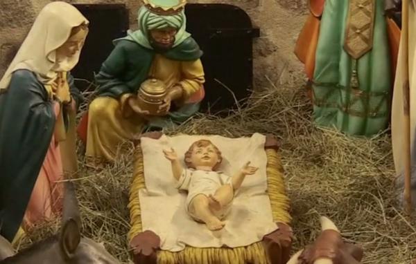 Spiritul sărbătorilor de iarnă a pus stăpânire pe o comună din sudul Franţei! (Video)