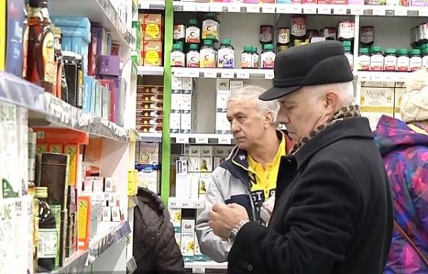 Farmaciile au fost luate cu asalt, înainte de Sărbători. Românii îşi pregătesc, fără sfatul medicului, "trusa de prim ajutor"