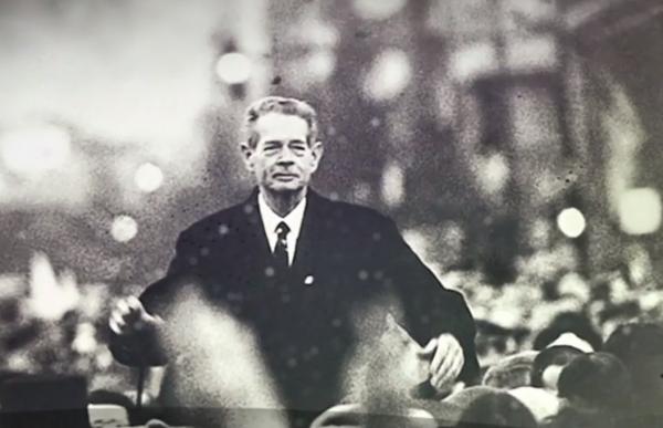 Înmormântarea Regelui Mihai: Pierderea ultimului Suveran a unit zeci de mii de români