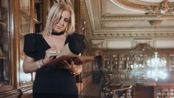 Carmen Şerban, prima reacţie în scandalul videoclipului filmat la Universitatea de Medicină din Capitală: 'Nu e manea'