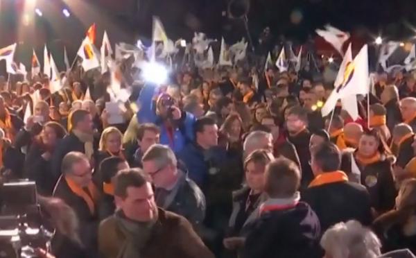 Cetăţenii regiunii Catalonia îşi aleg astăzi noul Guvern