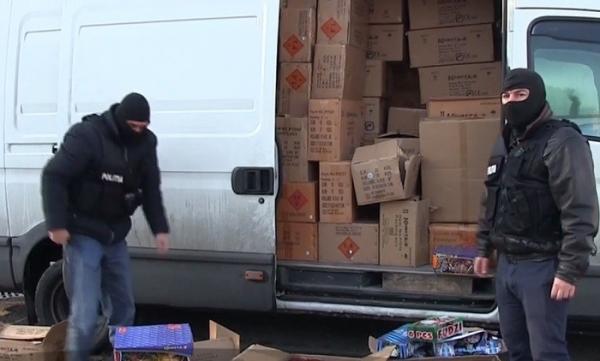 Aproape 4 tone de artificii şi petarde au fost confiscate la Eforie