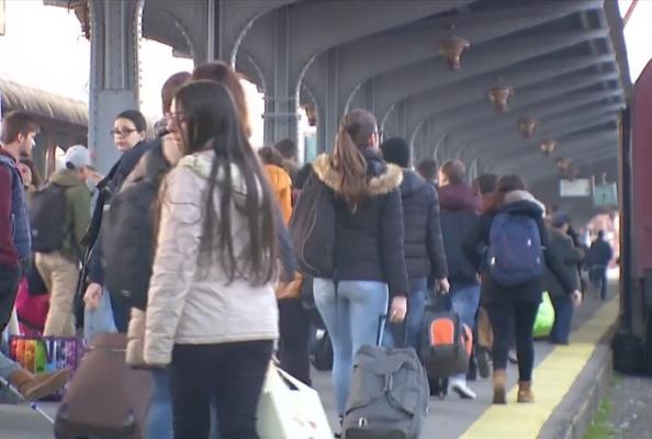 CFR a dat drumul la Trenurile Zăpezii. Care sunt destinaţiile cu reduceri la bilete de 56%