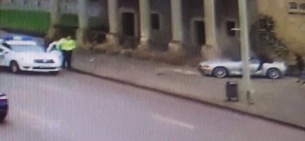 Cum s-a produs accidentul filmat în Iaşi, provocat de un şofer cu BMW decapotabil