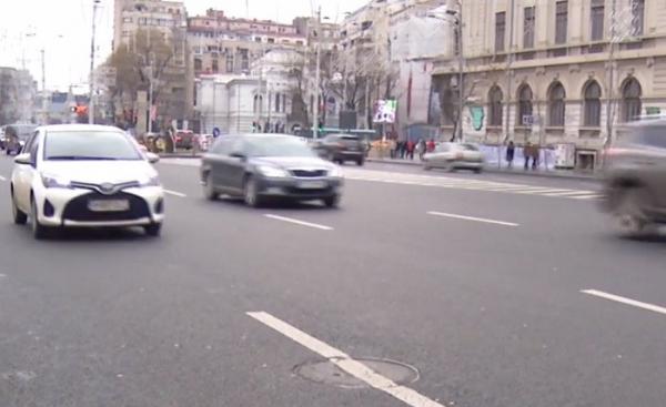 Românii nu ştiu încă în când şi sub ce formă vor primi înapoi bani daţi pe taxa auto