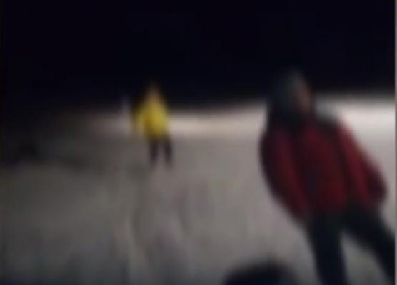 Cinci copii au fost în pericol, după ce au urcat singuri pe munte, în adidaşi. Jandarmii montani i-au salvat la timp