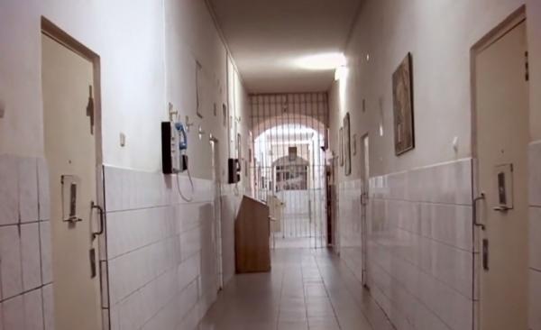 Acuzaţii grave la Penitenciarul Rahova, după moartea deţinutului încarcerat de o lună. Tânărul nu ar fi primit tratament pentru bolile de care suferea